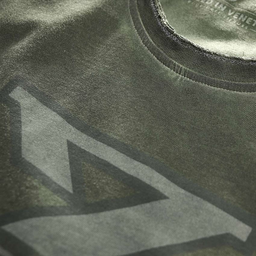 Koszulki | Pulower | Koszule: Koszulka e.s.motion ten + zielony kamuflażowy vintage 2