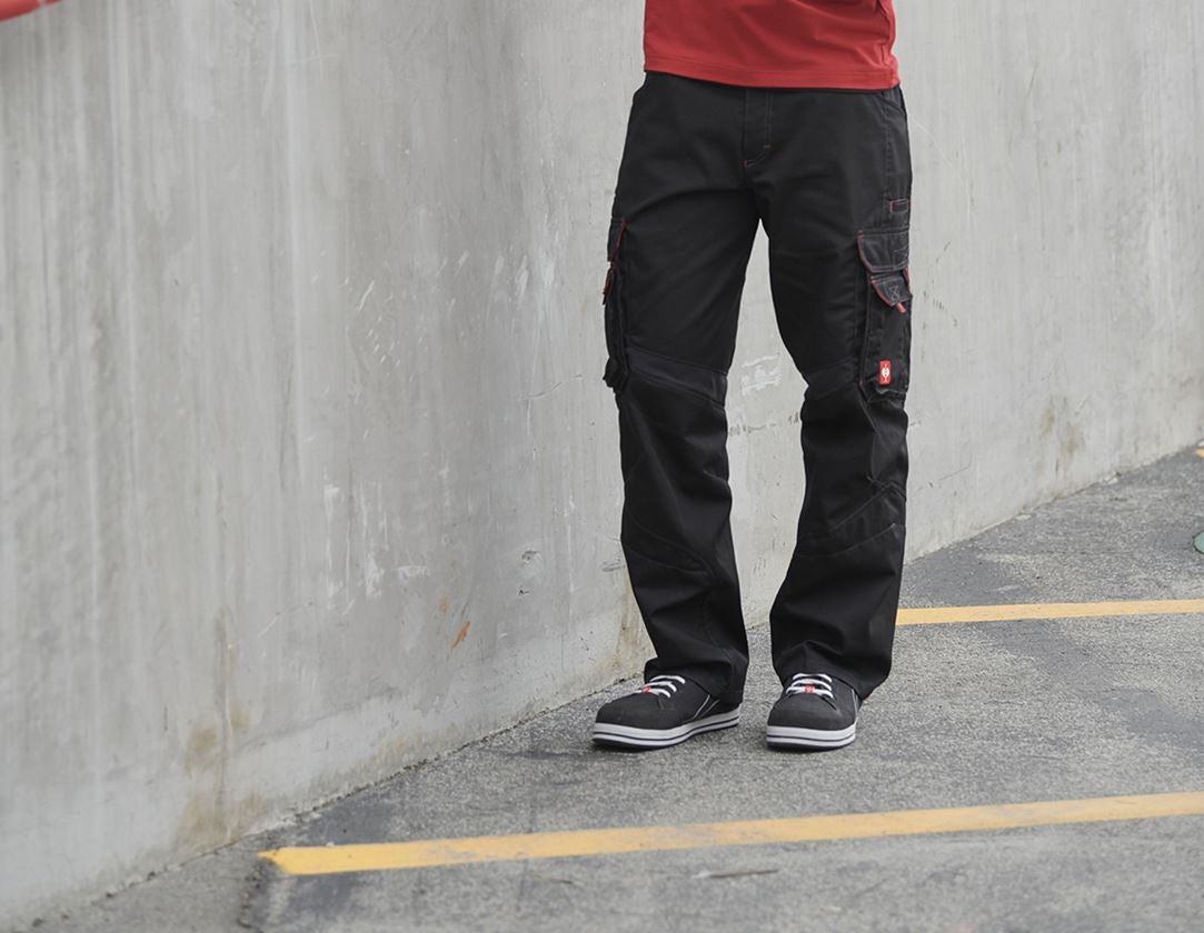 Spodnie robocze: Spodnie do pasa e.s.akzent + czarny/czerwony